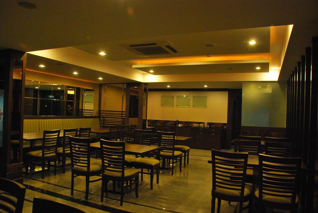Hotel Oriva Vinflora Residency - Nr Lv Prasad Hospital, Banjara Hills Hyderabad Exterior foto
