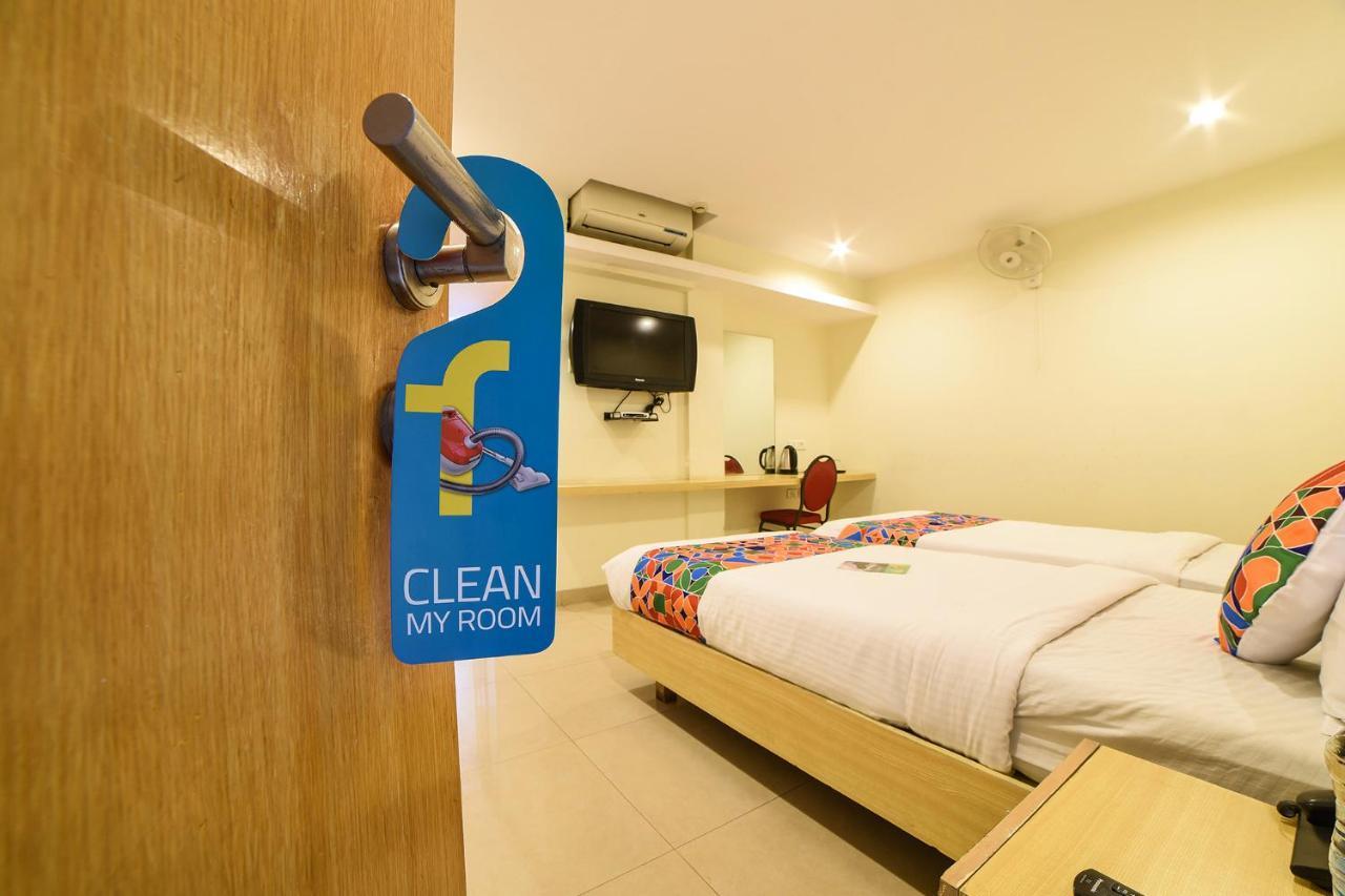 Hotel Oriva Vinflora Residency - Nr Lv Prasad Hospital, Banjara Hills Hyderabad Exterior foto